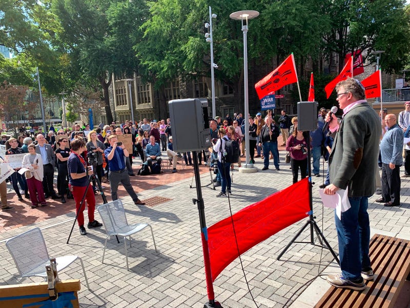 Temple faculty rally