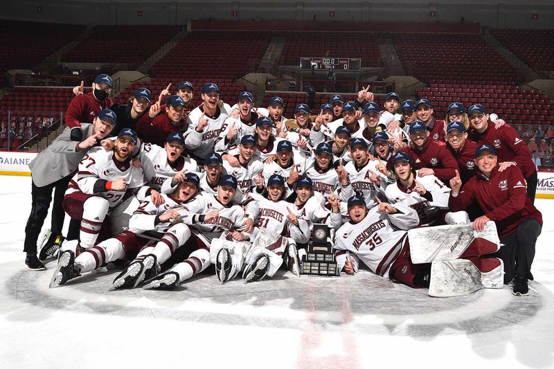UMass celebrates its Hockey East championship