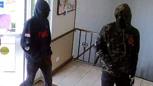 3 men rob bank in Country Club Hills, still at large