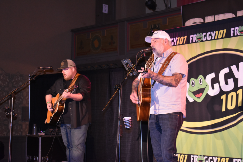 Froggy 101 Guitars & Stars