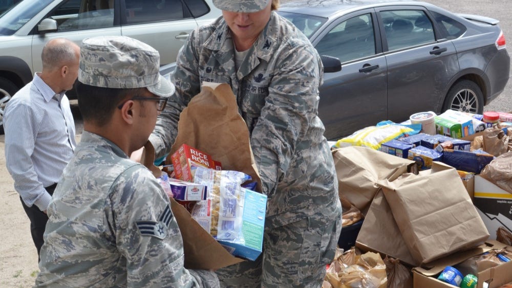 Bill aims to help hungry military families qualify for food stamps