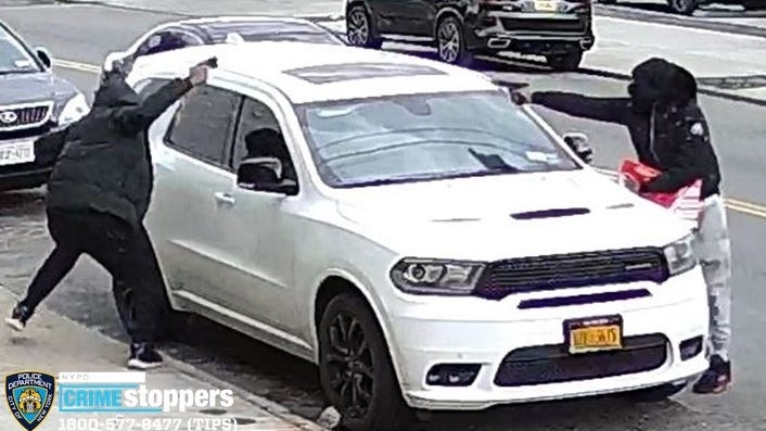 WATCH: 2 men get in daytime shootout on Queens street