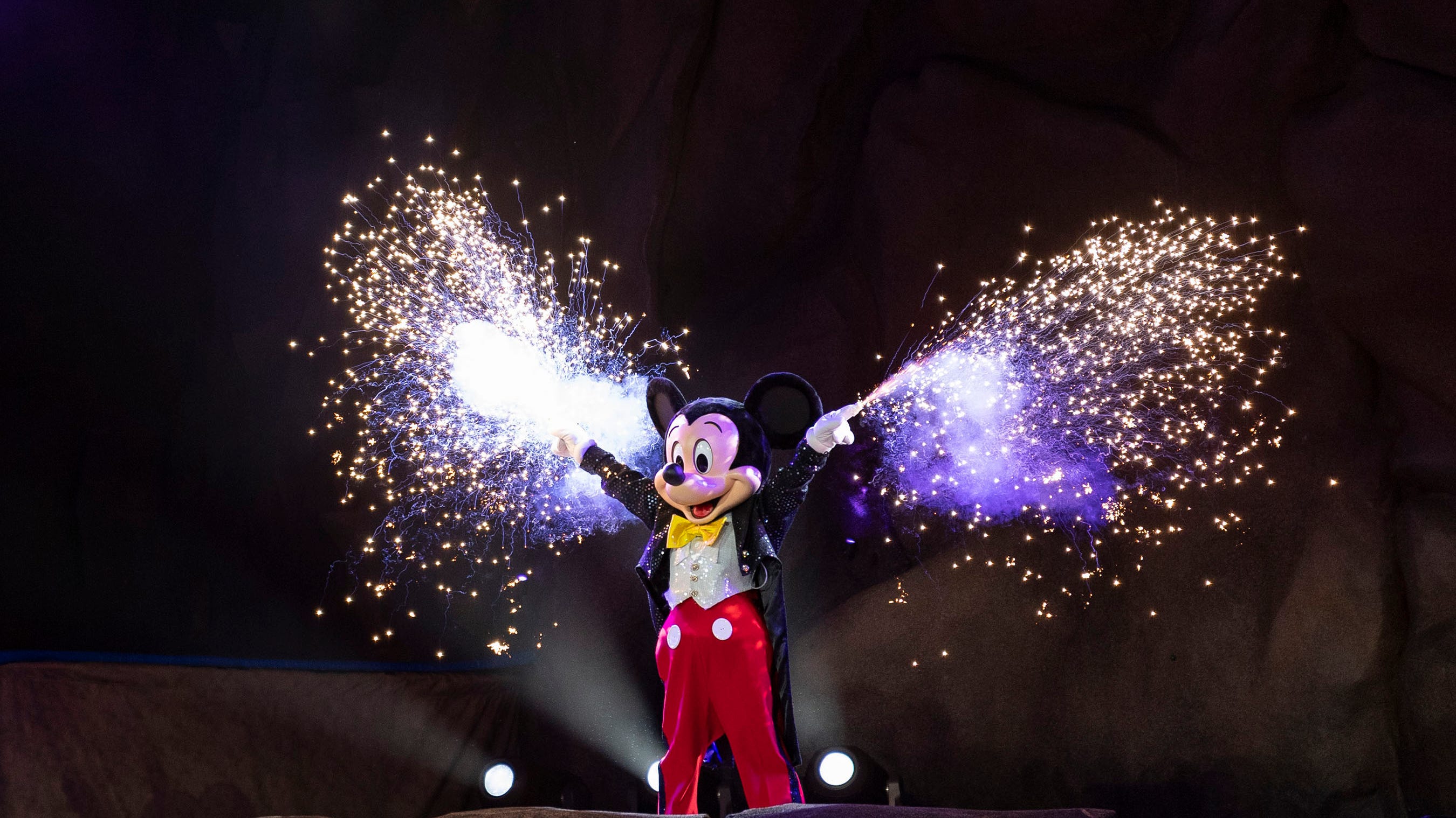 Prop dragon goes up in flames at Disney