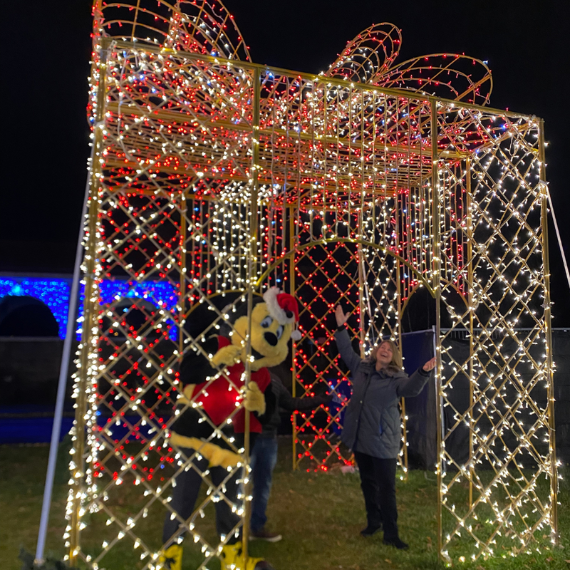 Jenn, Bill and Buzzbee’s Experience at Tinseltown Holiday Spectacular 2023