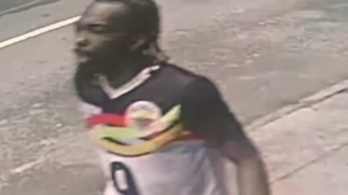 NYPD continues search for man in Times Square shooting that wounded 3