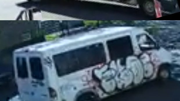 Rock thrown at man walking into Queens synagogue; NYPD hate crimes investigates