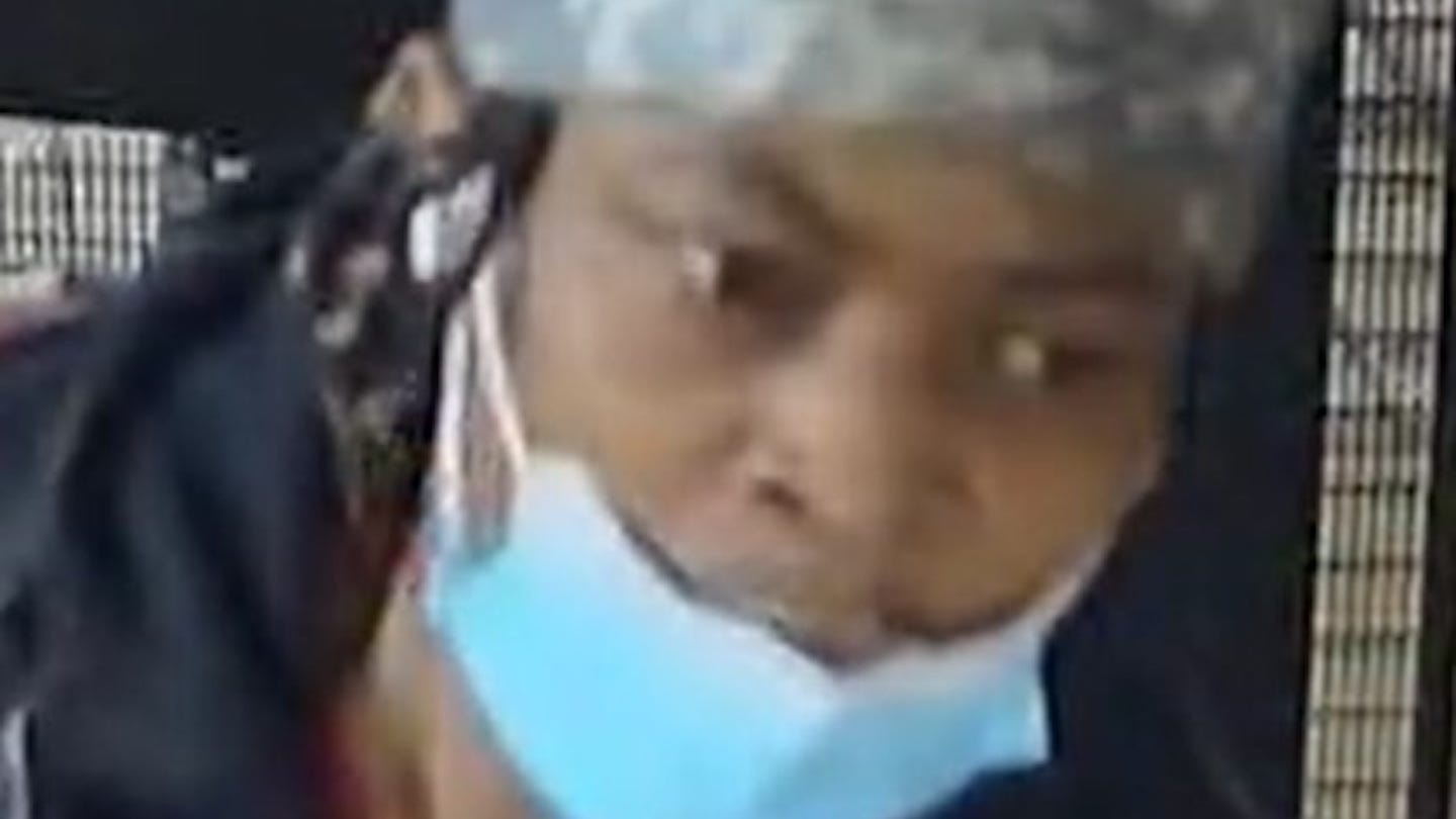 Subway rider's nose fractured, glasses broken in random attack on 4 train in Downtown Brooklyn
