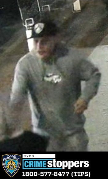 Man stabbed in eye during dispute on Queens street, attacker at large