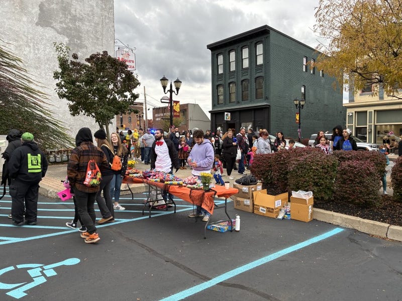 Trick or Treat Main Street