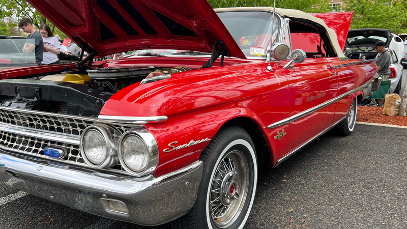 BIG 98.1 and American Heritage's 18th Annual Car Show