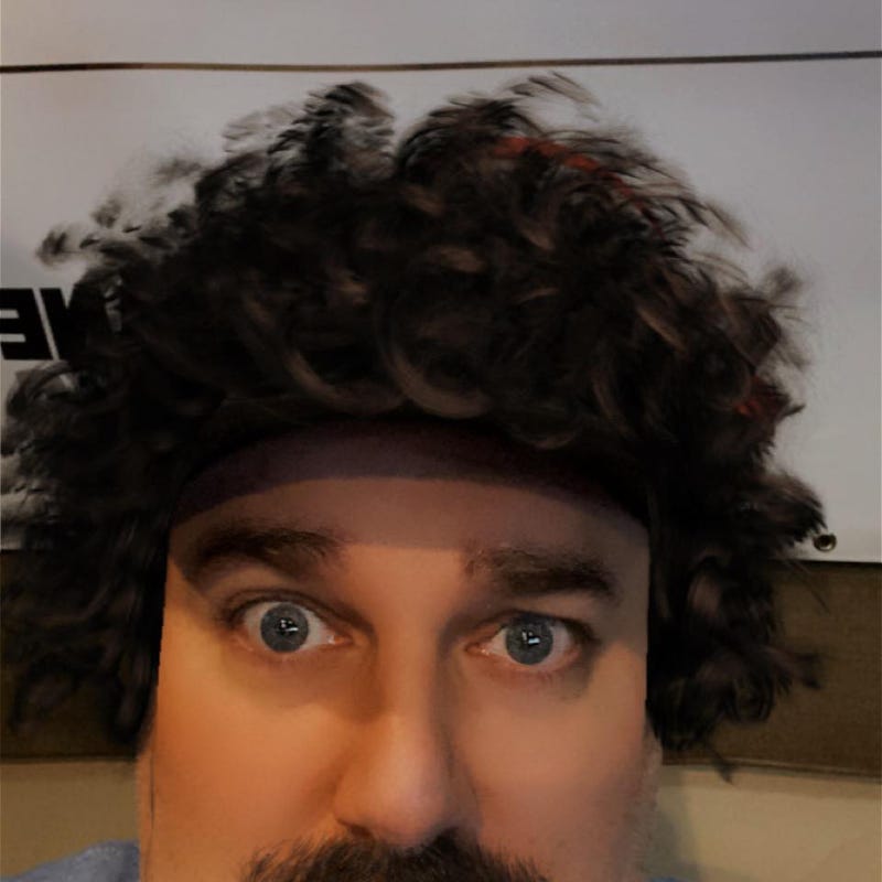 😨