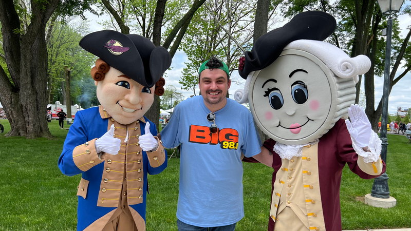 BIG 98.1 and American Heritage's 18th Annual Car Show