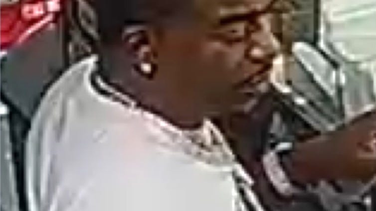 2 men shot in arm while getting into cab in Manhattan