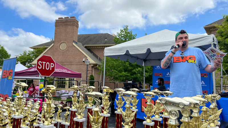 BIG 98.1 and American Heritage's 18th Annual Car Show