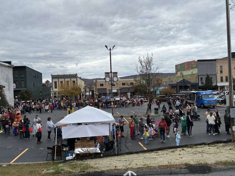 Trick or Treat Main Street