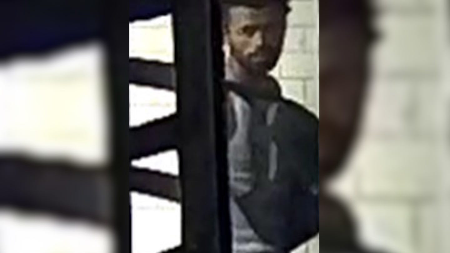 Suspect bashes man, 41, in head with bottle inside Bronx subway station