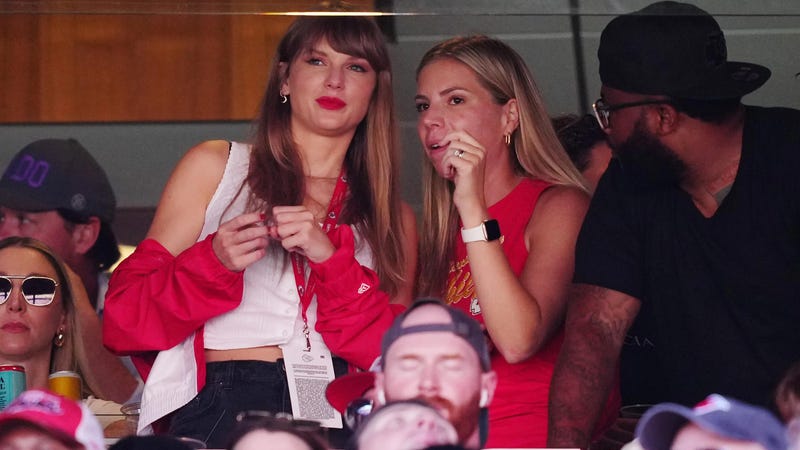Taylor Swift was at Sunday's Chiefs-Bears game.