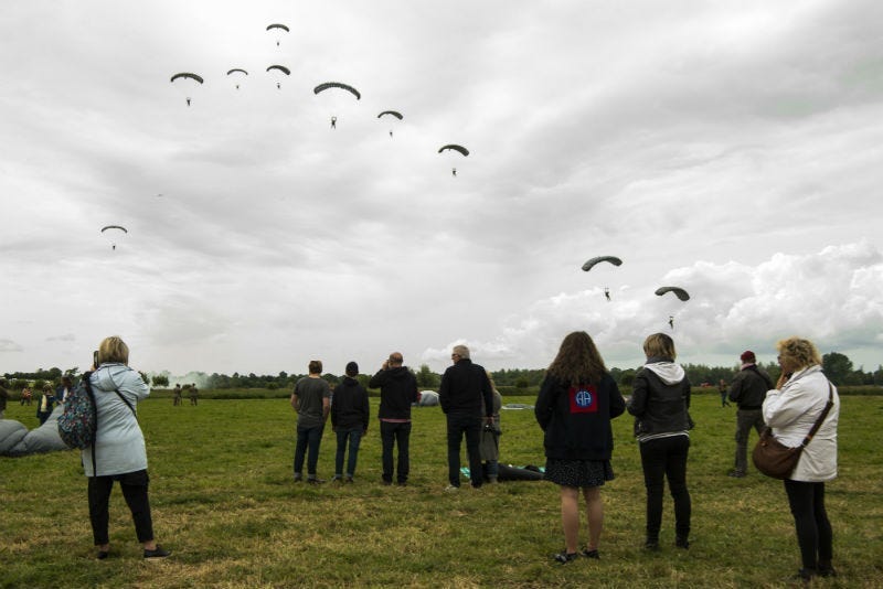 Over 1,000 U.S. paratroopers participate in largest airborne operation since WWII to commemorate 75th anniversary of D-Day.