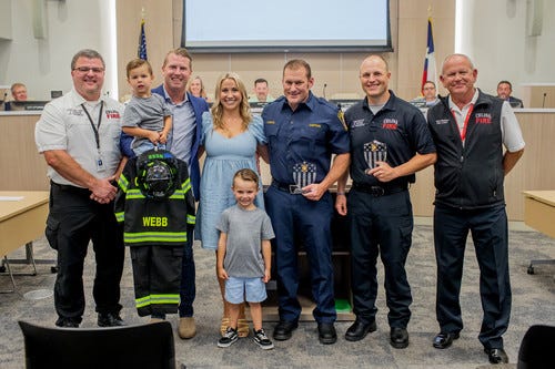 Firefighters save 4yo's life