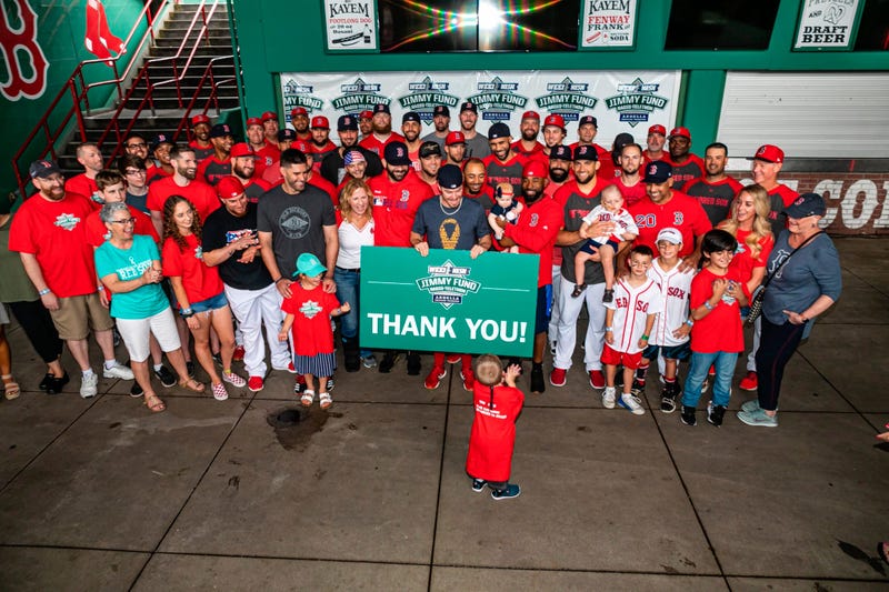 Red Sox team photo with kids