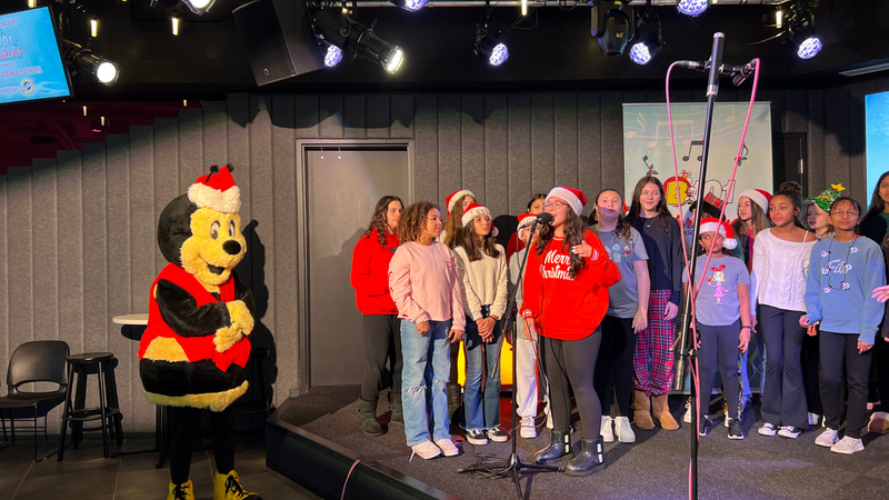 B101's K-8 Division 2023 Christmas Choir Competition Champions Murray Avenue School Perform at B101