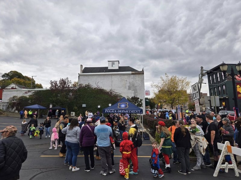Trick or Treat Main Street
