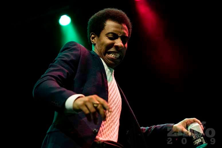 20191220 220652 LOVELYTHEBAND_Entercom.jpg