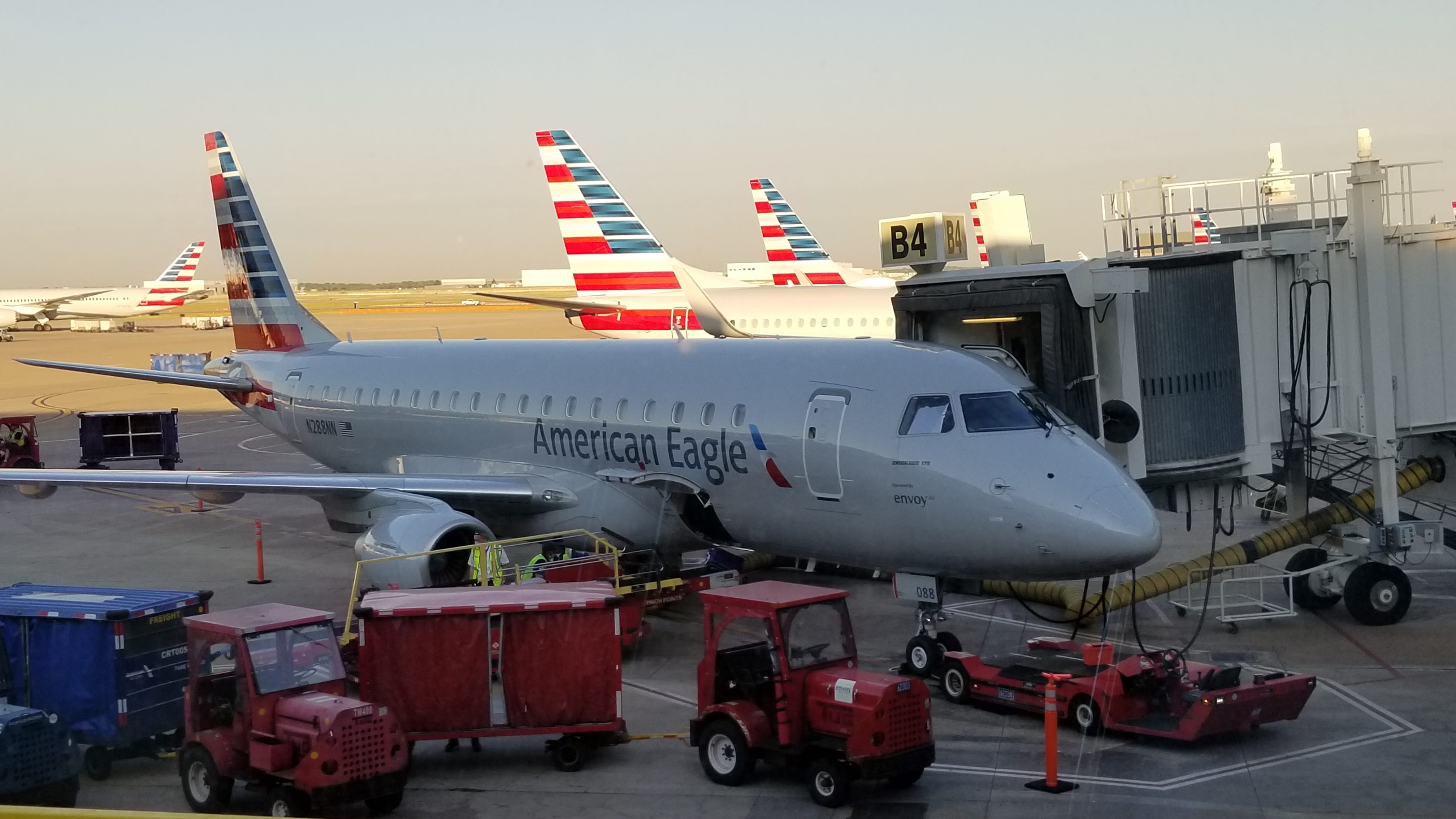 American Airlines offers holiday bonus pay for flight attendants