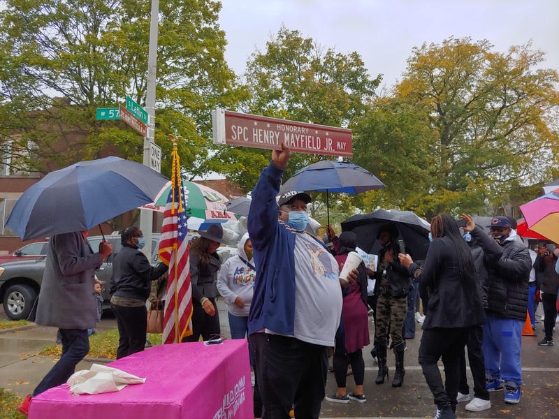 Fallen soldier memorialized with honorary street sign in Englewood