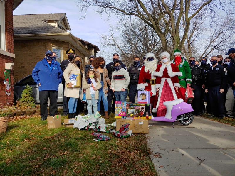 Operation Santa helps children of fallen Chicago police officers celebrate Christmas 