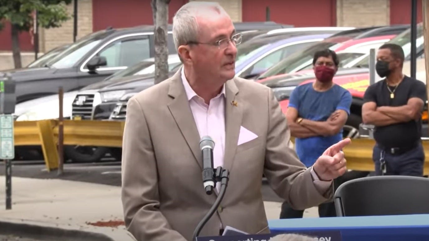 VIDEO: Murphy lashes out at anti-vaxxer hecklers: 'You are the ultimate knuckleheads!'