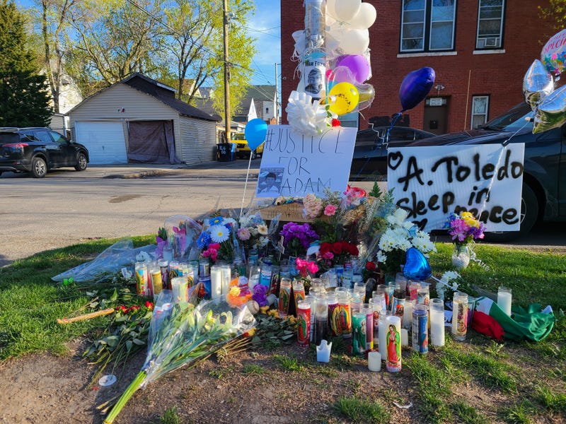 Little Village mourns Adam Toledo as artist unveils mural near where shooting happened
