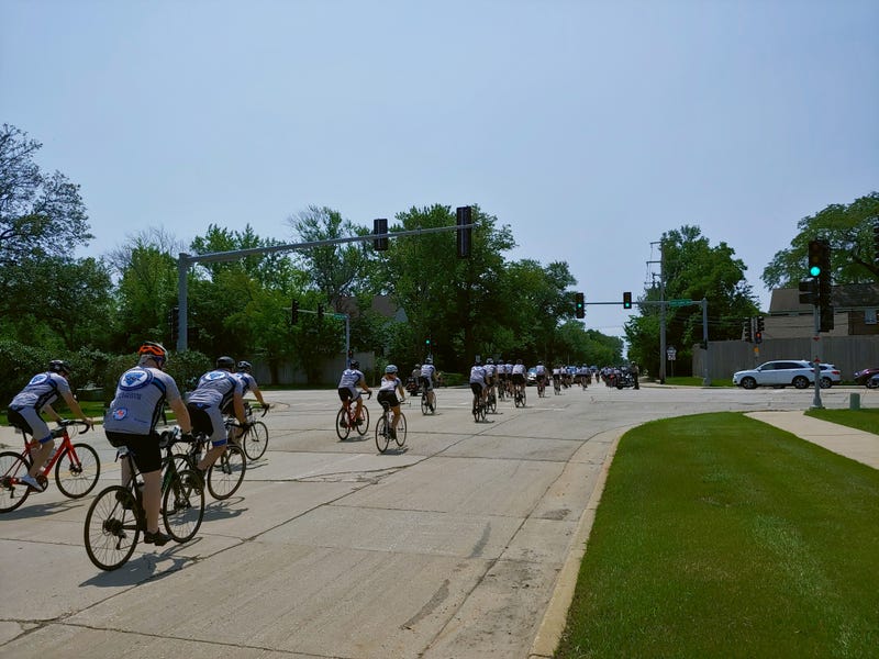 70 police officers bike hundreds of miles across state to honor fallen colleagues