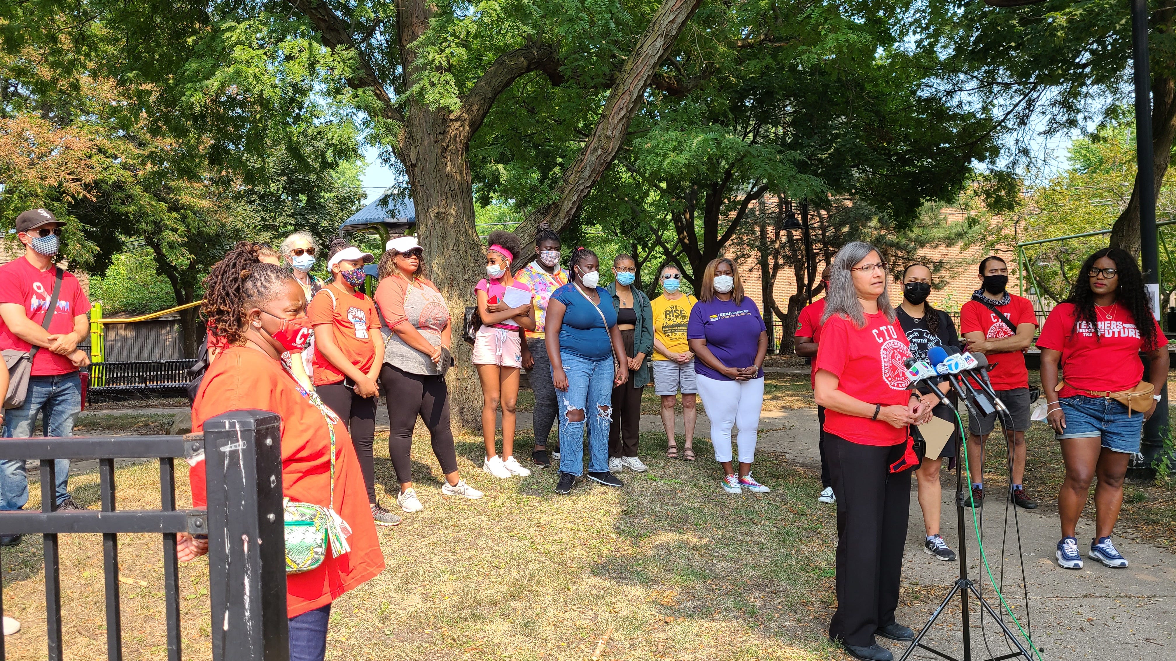 Chicago Teachers Union members pleased with Pritzker's mask mandate for all Illinois schools