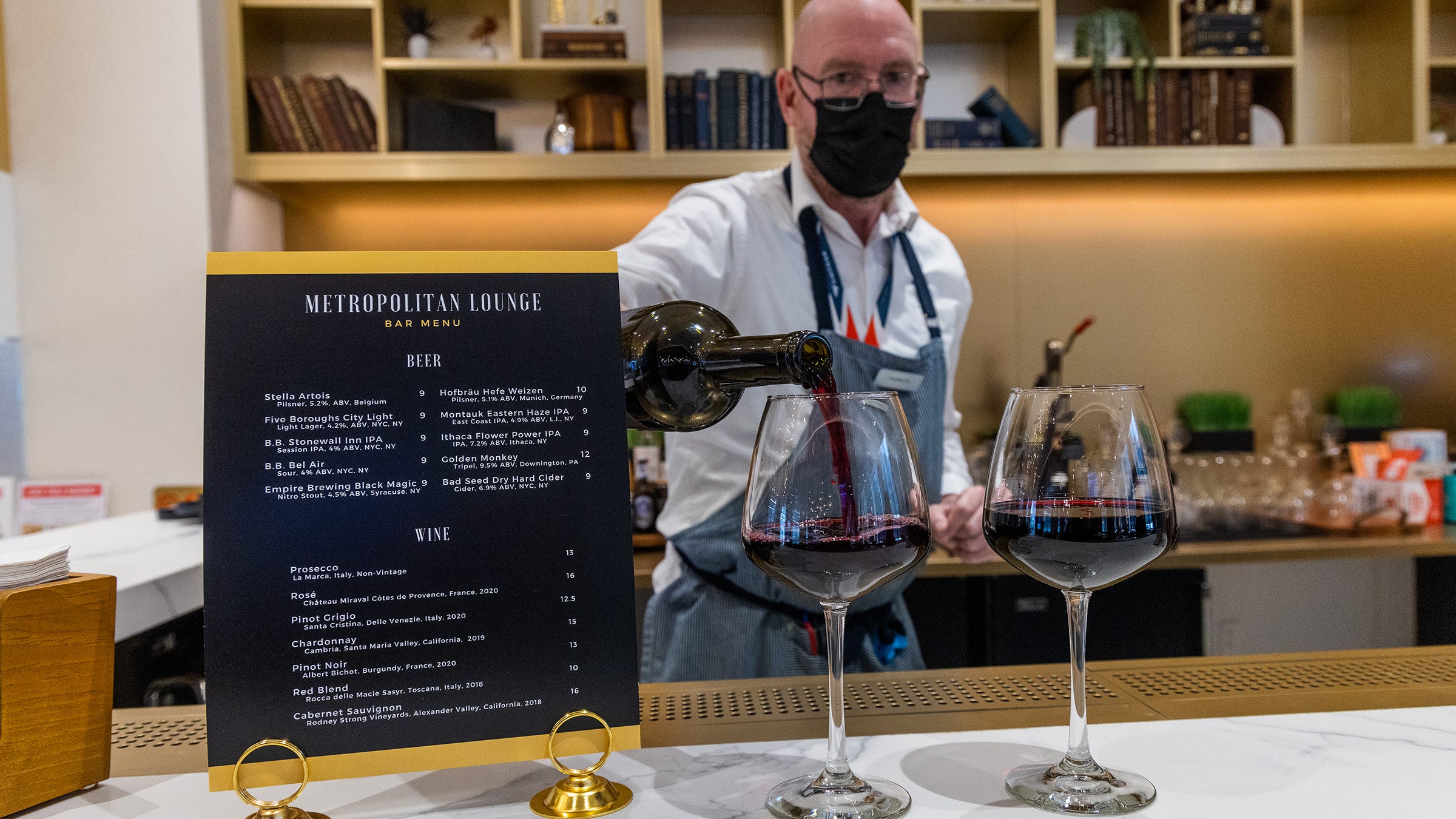PHOTOS: Amtrak debuts full-service bar  in Moynihan Train Hall