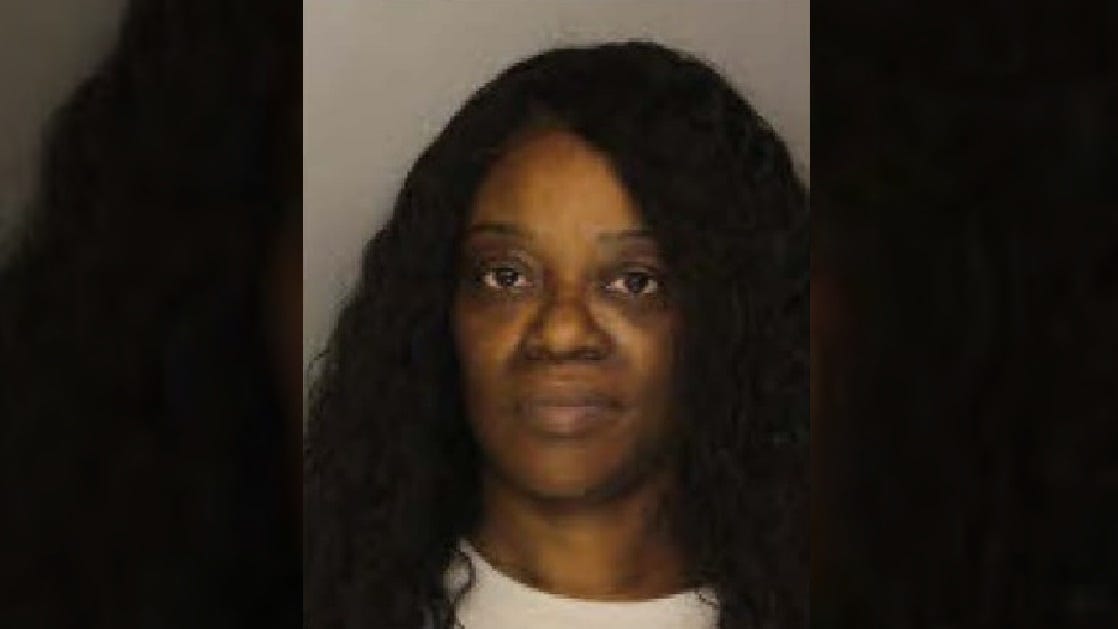 ‘Let’s fight’: Chesco mom allegedly took adults, knife to school, fought student