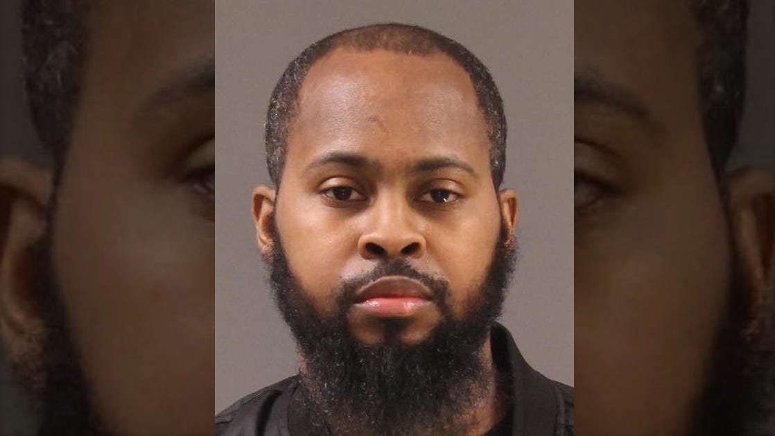 Driver charged with DUI, struck officer in hit-and-run crash: Police