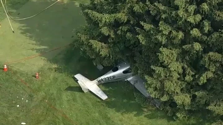 2 walk away from small plane crash at Main Line golf course with minor injuries