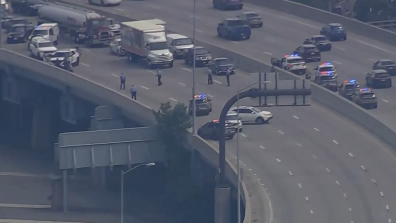Good Samaritan helps rescue baby that man threatened to throw off overpass