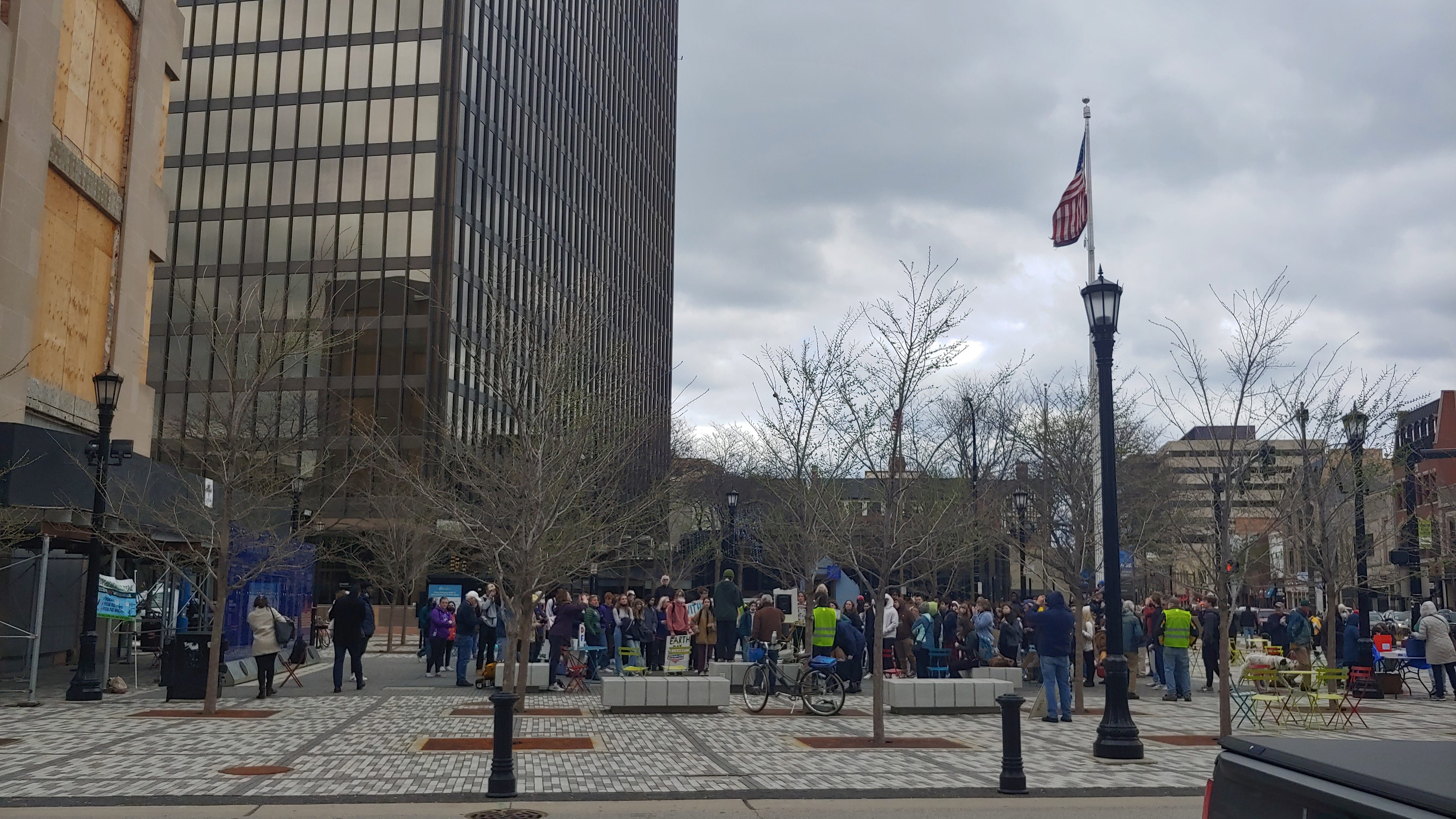 Evanston Township High School students conduct walk out over environmental concerns