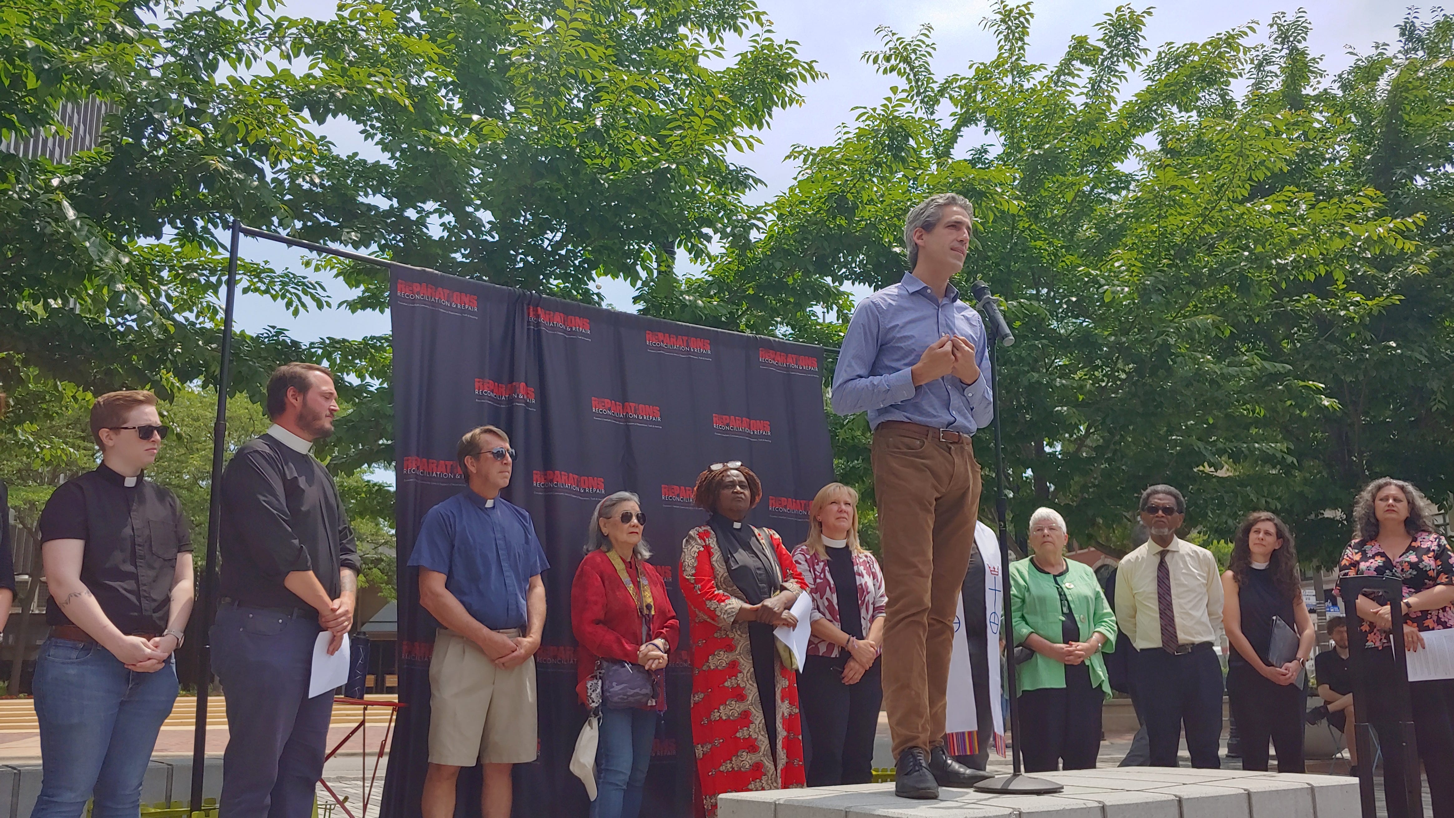 Evanston religious leaders, Mayor Biss rally to raise funds for the city's reparations efforts