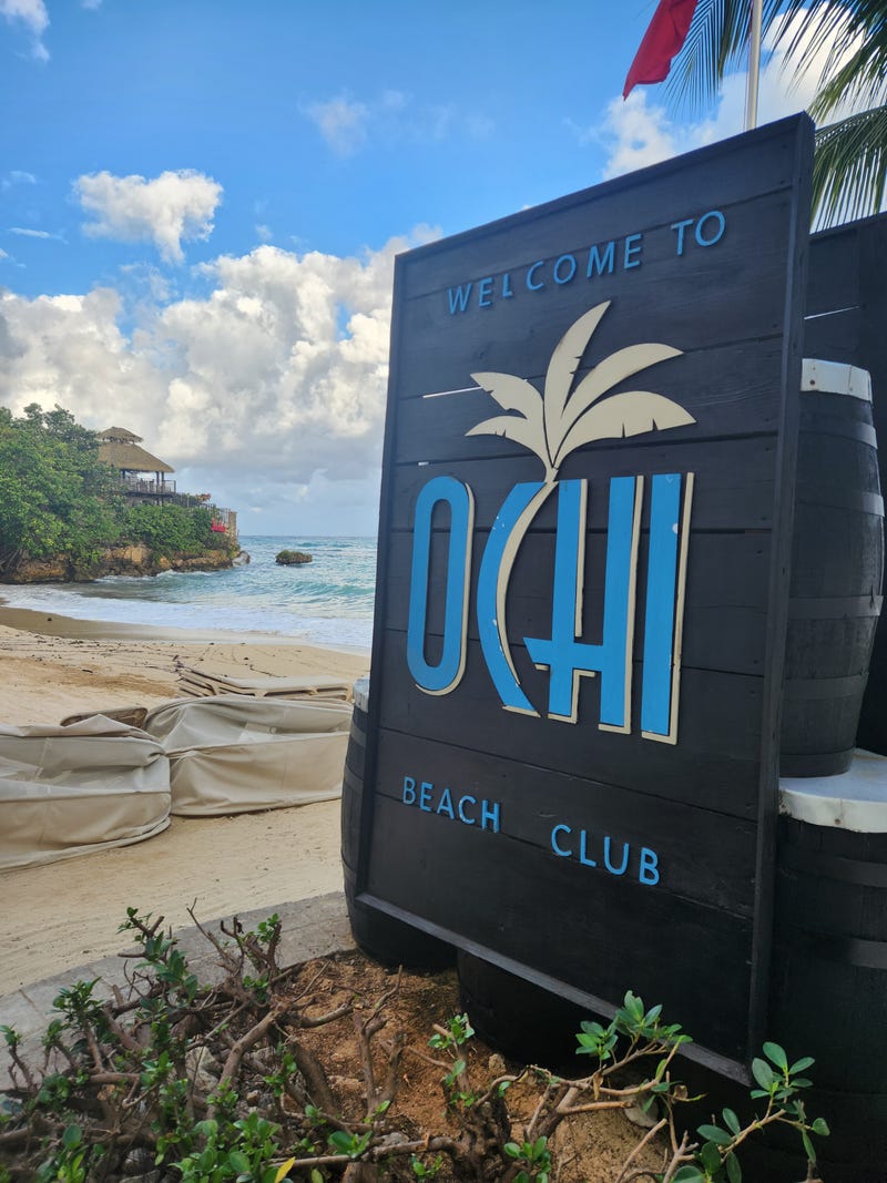 Sandals® Ochi Views