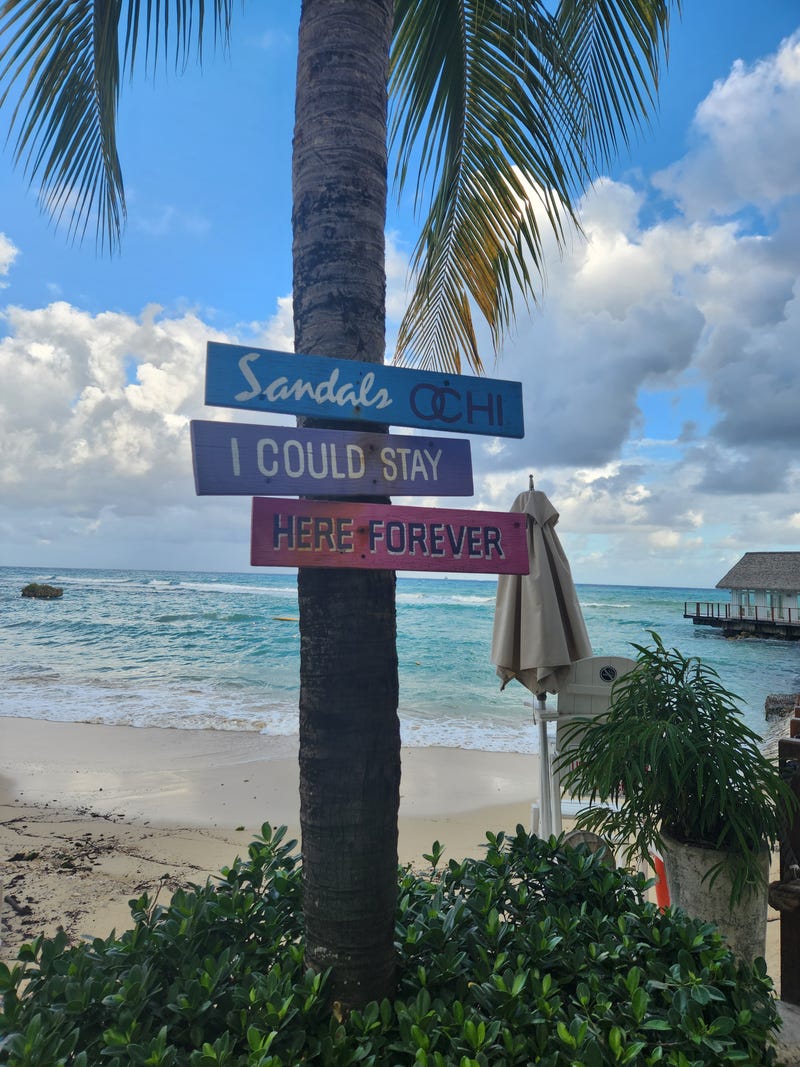 Sandals® Ochi Views