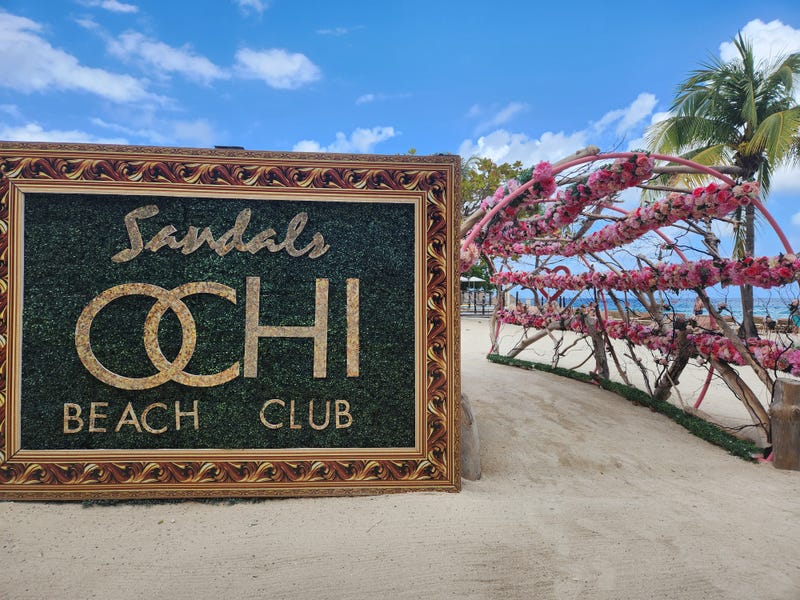 Sandals® Ochi Views