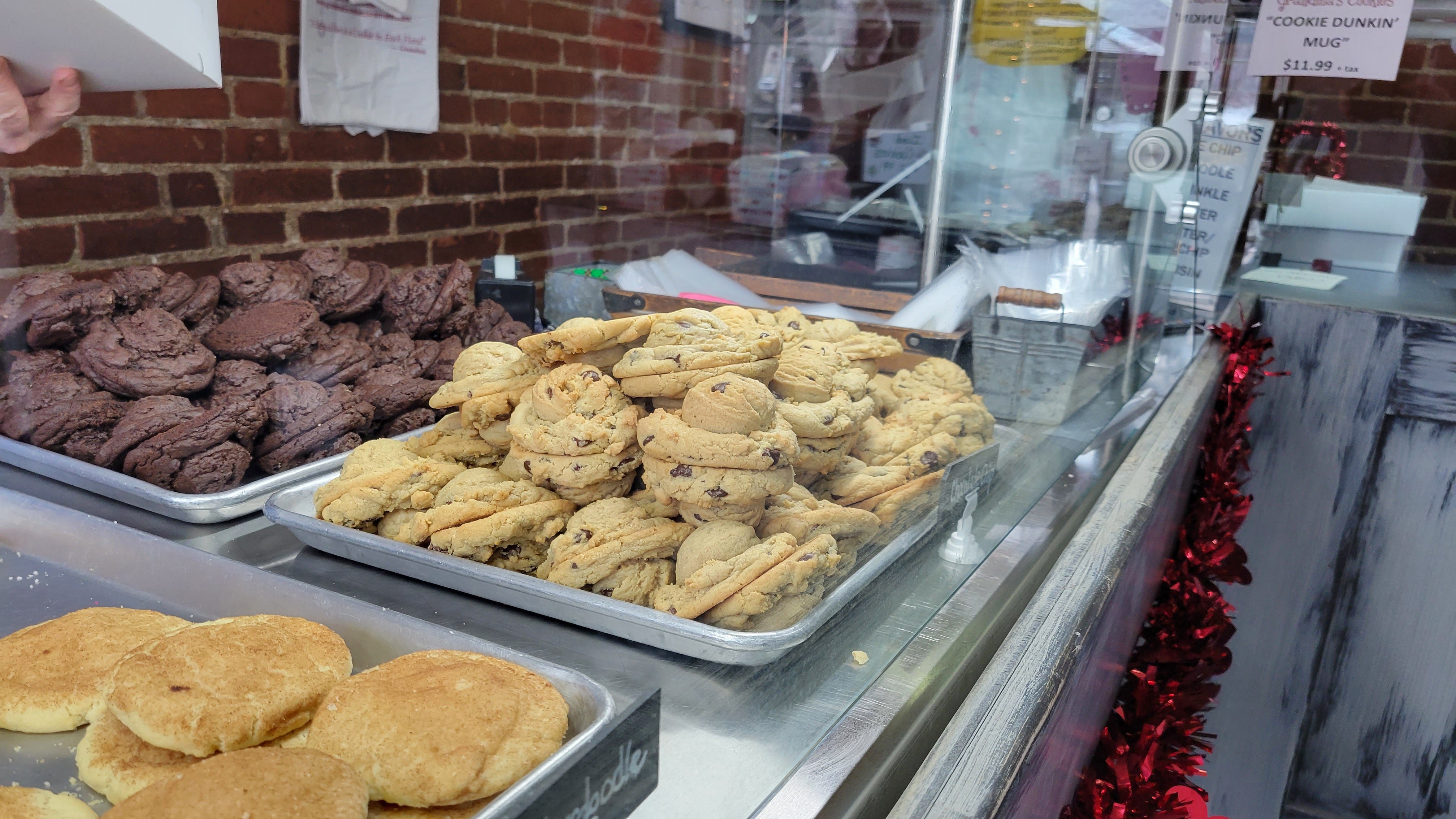 Roaming St. Louis: Shopping timeless Main Street in St. Charles