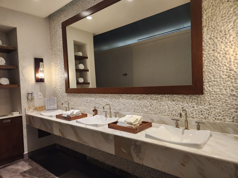 Relaxing at Dreams Spa by Pevonia