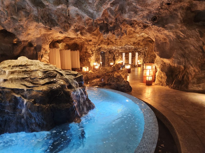 Relaxing at Dreams Spa by Pevonia