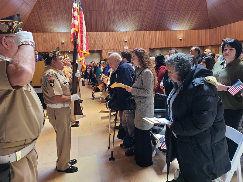 Judge Matthew F. Kennelly told those gathered at the Chicago Botanic Garden explained what the oath meant to those taking it.