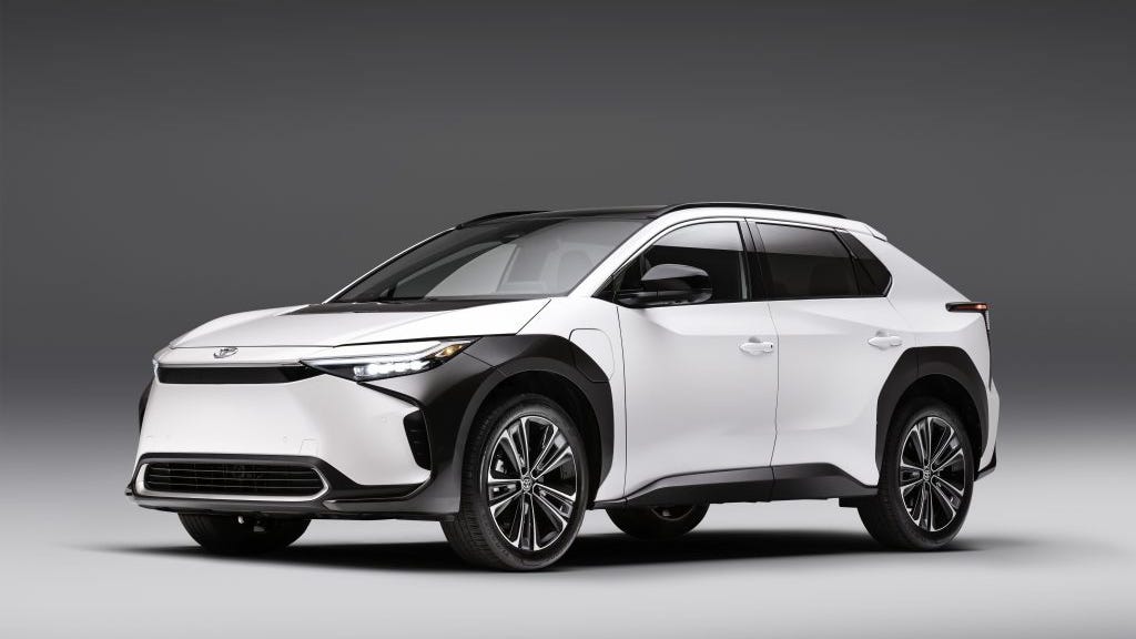 Toyota offers to buy back SUVs with wheels that could fall off