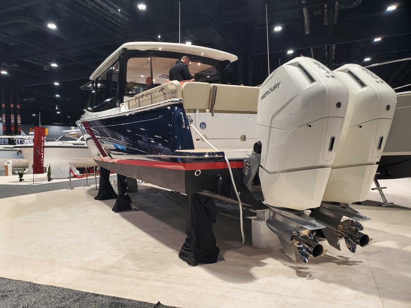 MJM Day yacht